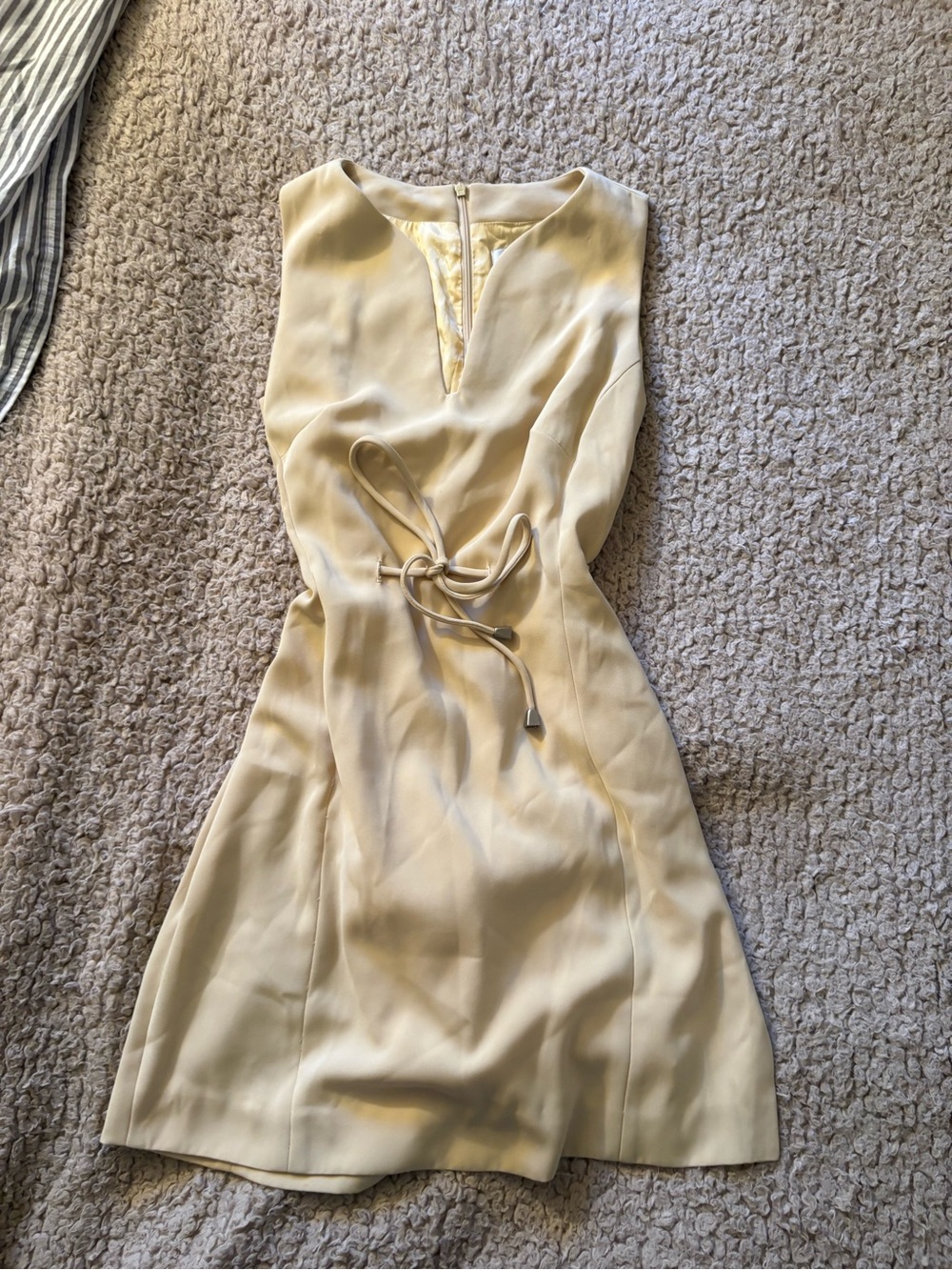 Vintage Tempo Paris Sleeveless Dress in pale yellow/cream
